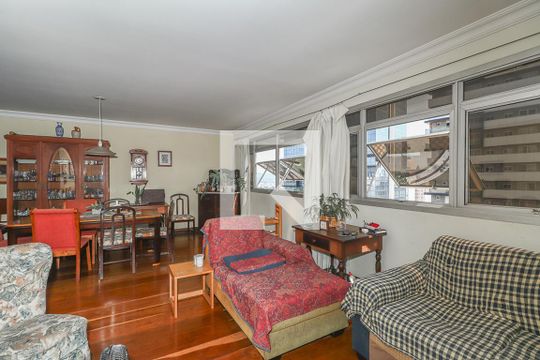 Sala de apartamento à venda com 3 quartos, 138m² em Petrópolis, Porto Alegre