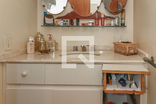 Banheiro da Suíte de apartamento à venda com 3 quartos, 138m² em Petrópolis, Porto Alegre