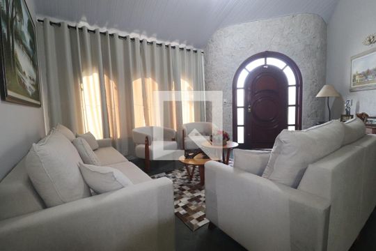 Sala de casa à venda com 3 quartos, 380m² em Vila Aquilino, Santo André