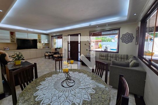 Sala de casa de condomínio à venda com 4 quartos, 400m² em Barra da Tijuca, Rio de Janeiro
