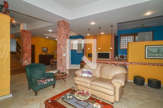 Sala 1  de casa de condomínio à venda com 5 quartos, 306m² em Boa Vista, Porto Alegre