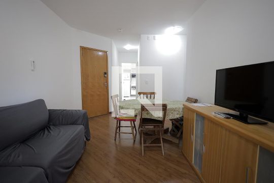 Sala de apartamento para alugar com 4 quartos, 97m² em Vila Bastos, Santo André