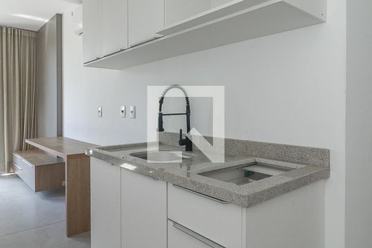 Sala / Quarto / Cozinha de apartamento à venda com 1 quarto, 29m² em Independência, Porto Alegre