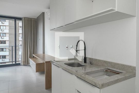Sala / Quarto / Cozinha de apartamento à venda com 1 quarto, 30m² em Independência, Porto Alegre