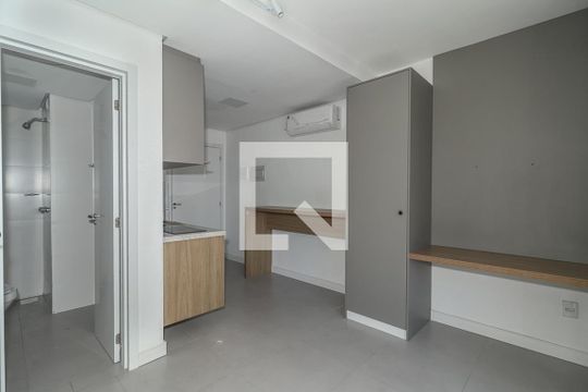 Sala / Quarto / Cozinha de apartamento à venda com 1 quarto, 25m² em Independência, Porto Alegre