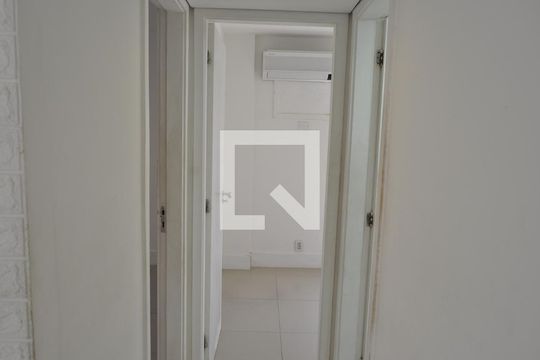 Corredor de apartamento à venda com 2 quartos, 50m² em Engenho de Dentro, Rio de Janeiro