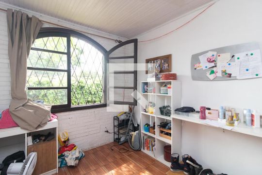 Quarto 2 de casa à venda com 5 quartos, 400m² em Partenon, Porto Alegre