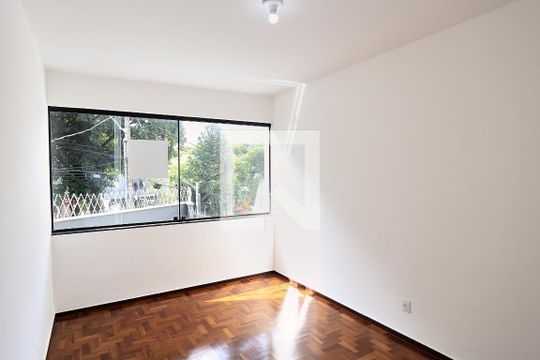 Sala/Quarto de casa à venda com 4 quartos, 228m² em Floresta, Belo Horizonte