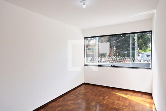 Sala/Quarto de casa à venda com 4 quartos, 228m² em Floresta, Belo Horizonte