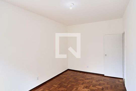 Sala/Quarto de casa à venda com 4 quartos, 228m² em Floresta, Belo Horizonte