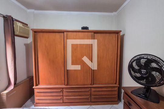 Quarto 1 de casa à venda com 2 quartos, 64m² em Irajá, Rio de Janeiro