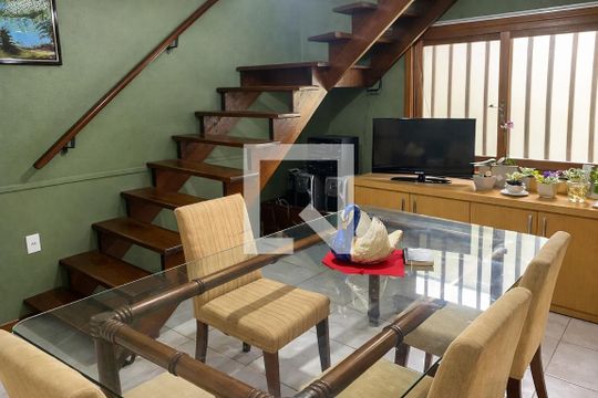 Sala de casa para alugar com 3 quartos, 300m² em Passo das Pedras, Porto Alegre