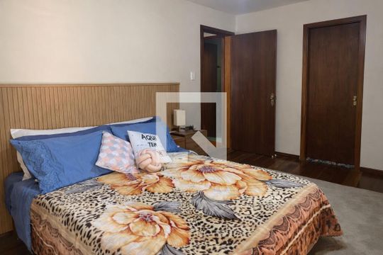 Quarto 1 de casa para alugar com 3 quartos, 300m² em Passo das Pedras, Porto Alegre