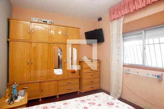 Quarto de apartamento à venda com 1 quarto, 45m² em Azenha, Porto Alegre