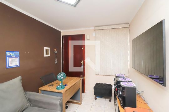 Sala de apartamento à venda com 2 quartos, 43m² em Conjunto Residencial José Bonifácio, São Paulo