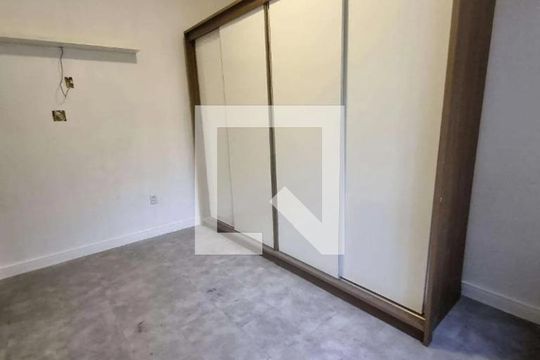 Quarto de casa para alugar com 7 quartos, 599m² em Todos Os Santos, Rio de Janeiro