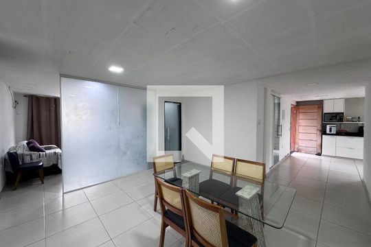 Sala de casa à venda com 3 quartos, 200m² em Jacarepaguá, Rio de Janeiro