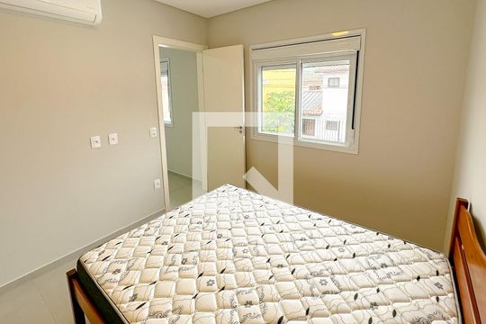 Quarto  de apartamento para alugar com 1 quarto, 50m² em Cachoeira do Bom Jesus, Florianópolis