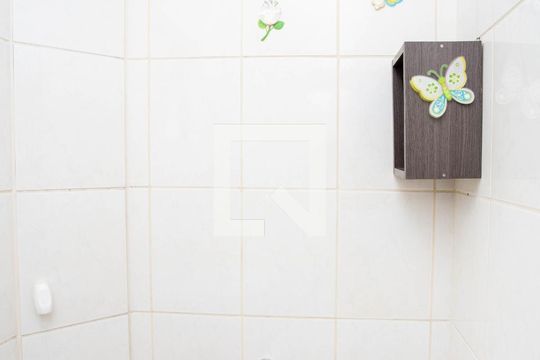 Lavabo de casa à venda com 3 quartos, 178m² em Jardim Miriam, São Paulo
