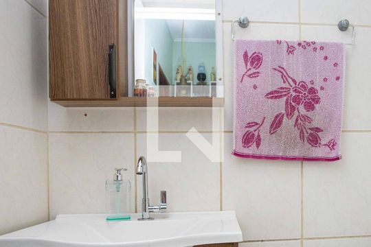 Lavabo de casa à venda com 3 quartos, 178m² em Jardim Miriam, São Paulo
