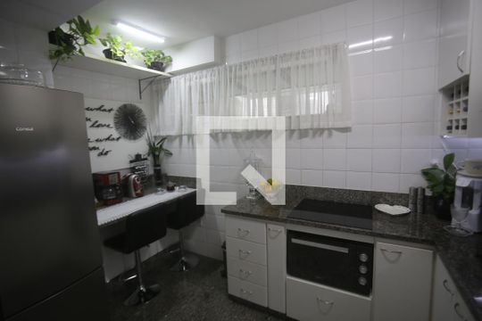 Cozinha de kitnet/studio à venda com 1 quarto, 320m² em Barreiro, Belo Horizonte
