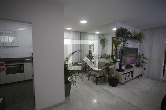 Sala de kitnet/studio à venda com 1 quarto, 320m² em Barreiro, Belo Horizonte