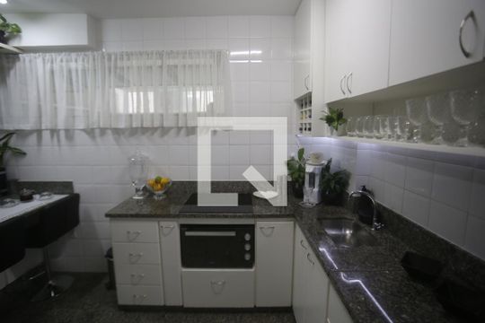 Cozinha de kitnet/studio à venda com 1 quarto, 320m² em Barreiro, Belo Horizonte
