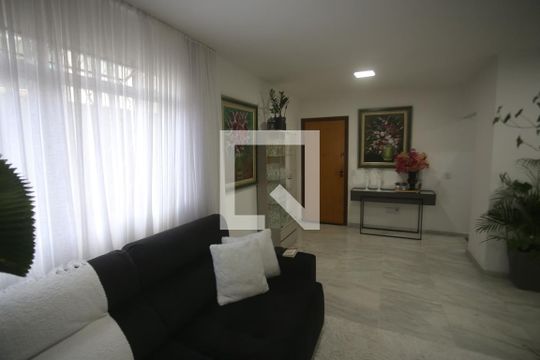 Sala de kitnet/studio à venda com 1 quarto, 320m² em Barreiro, Belo Horizonte