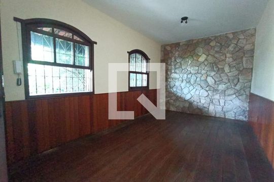 Casa para alugar com 4 quartos, 378m² em Venda Nova, Belo Horizonte