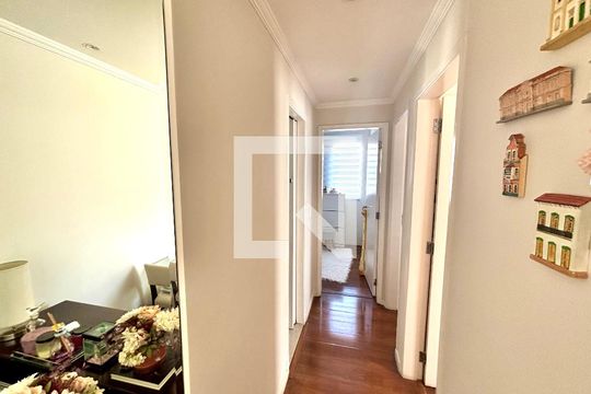 Corredor de apartamento à venda com 3 quartos, 60m² em Cidade Patriarca, São Paulo
