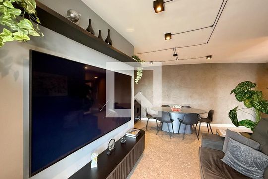 Sala  de apartamento para alugar com 3 quartos, 94m² em Vila Cordeiro, São Paulo