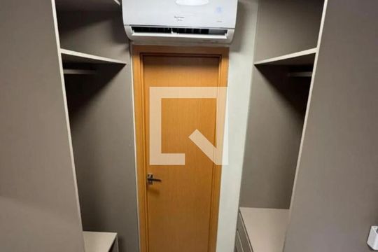 Quarto de apartamento para alugar com 1 quarto, 34m² em Jardim Armação, Salvador