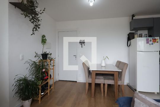 Sala de apartamento para alugar com 2 quartos, 42m² em Jardim Maria Duarte, São Paulo