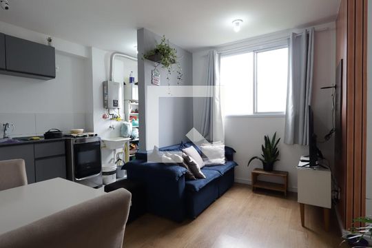 Sala de apartamento para alugar com 2 quartos, 42m² em Jardim Maria Duarte, São Paulo