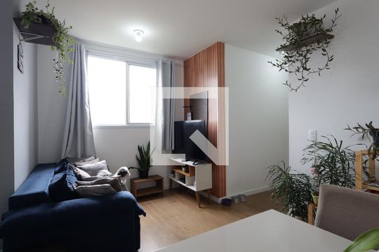 Sala de apartamento para alugar com 2 quartos, 42m² em Jardim Maria Duarte, São Paulo
