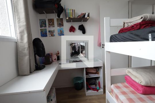 Quarto 1 de apartamento para alugar com 2 quartos, 42m² em Jardim Maria Duarte, São Paulo