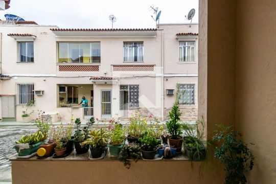 Vista da Sala de apartamento à venda com 2 quartos, 53m² em Olaria, Rio de Janeiro
