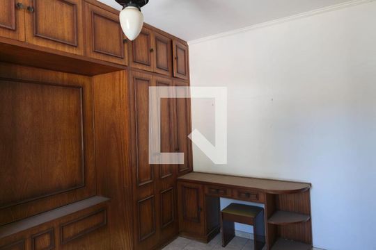 Suíte de casa à venda com 4 quartos, 218m² em Vila Rosalia, Guarulhos
