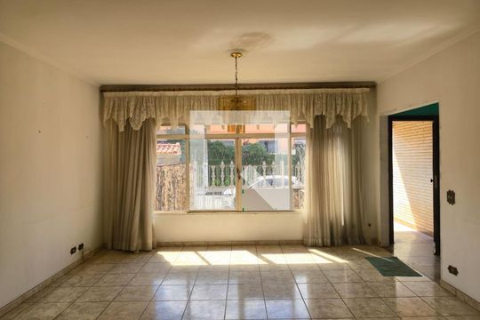 Sala de casa à venda com 4 quartos, 218m² em Vila Rosalia, Guarulhos