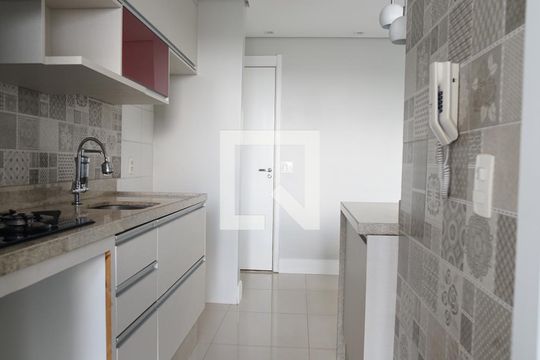 Cozinha de apartamento para alugar com 2 quartos, 62m² em Vila Endres, Guarulhos