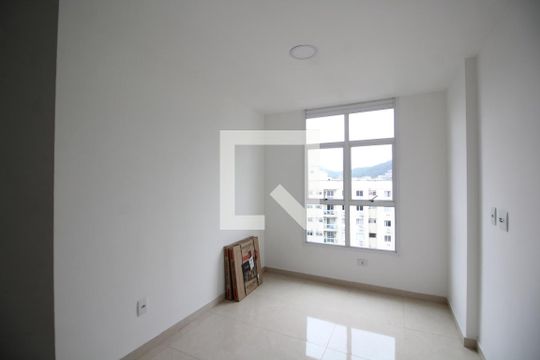 Quarto de apartamento à venda com 1 quarto, 35m² em Taquara, Rio de Janeiro