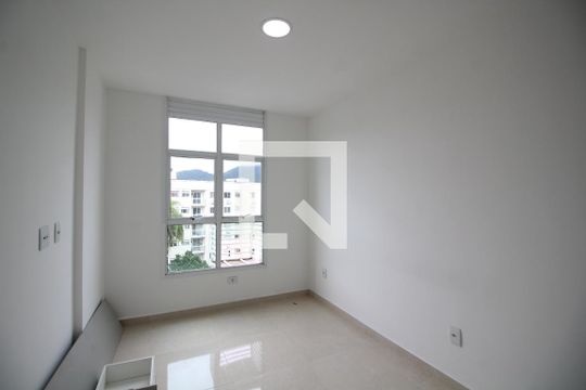 Quarto de apartamento à venda com 1 quarto, 35m² em Taquara, Rio de Janeiro