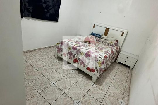 Quarto de casa para alugar com 2 quartos, 80m² em Jardim Danfer, São Paulo