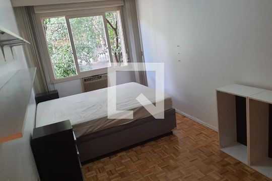 Quarto de apartamento para alugar com 1 quarto, 50m² em Boa Vista, Porto Alegre