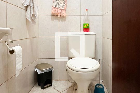 Banheiro de casa à venda com 3 quartos, 187m² em Vila Alvinopolis, São Bernardo do Campo
