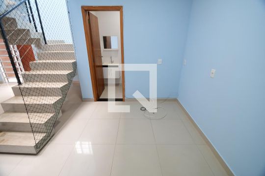 Sala de casa de condomínio à venda com 2 quartos, 84m² em Vila Nogueira, Campinas
