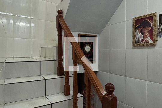 Escada de apartamento à venda com 3 quartos, 125m² em Jardim Las Vegas, Santo André