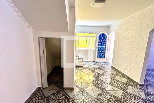Sala de casa à venda com 3 quartos, 180m² em Jardim Nova Ipanema, Guarulhos