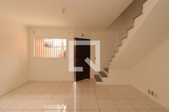 Sala de casa para alugar com 2 quartos, 80m² em Vila Curuçá, Santo André