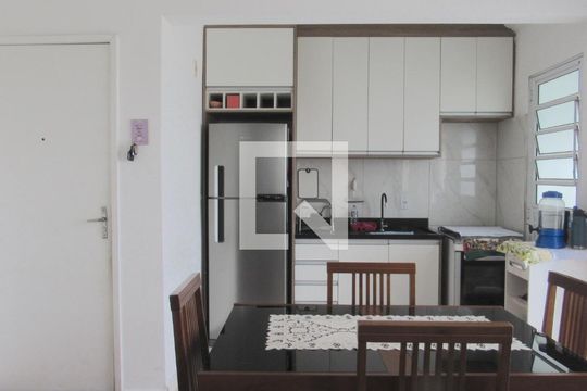 Apartamento à venda com 2 quartos, 65m² em Padroeira, Osasco